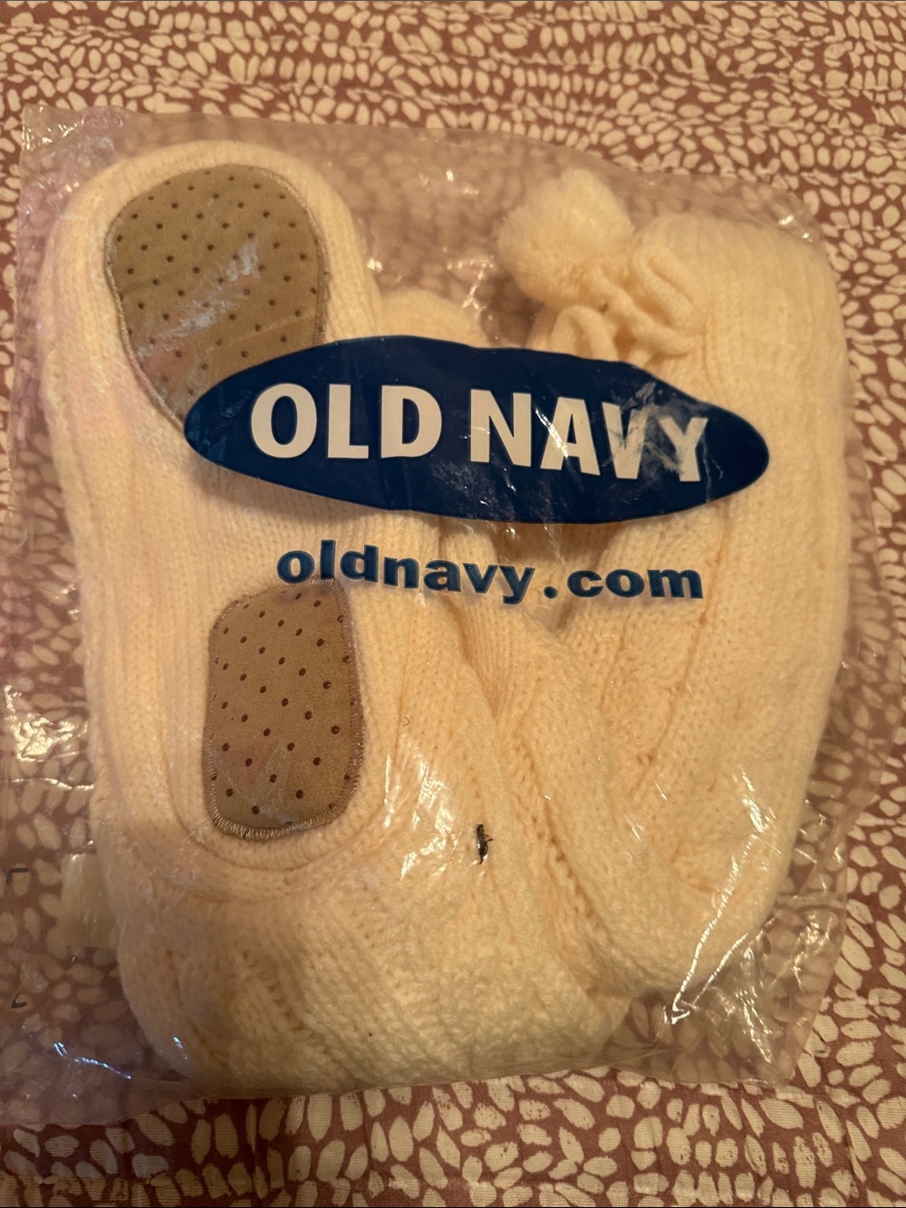 Old Navy Cream Cable-Knit Pom Indoor Slipper Socks